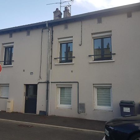 L'Ecrin De Saint Genest Lerpt - Belle Vue Et Calme Apartment Екстериор снимка